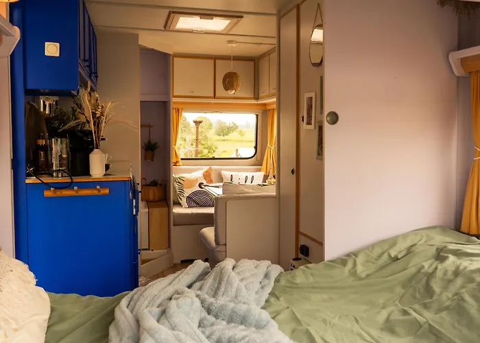 Gemuetlicher Camper Fusslaeufig Zur Therme *