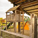 Gemuetlicher Camper Fusslaeufig Zur Therme Apartman *