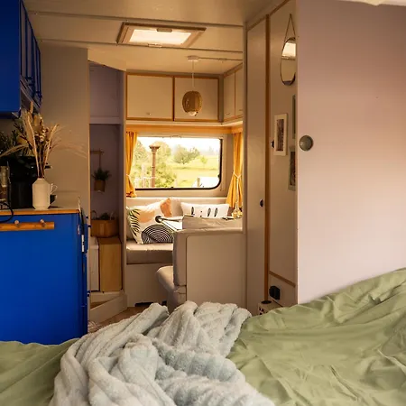 Gemuetlicher Camper Fusslaeufig Zur Therme *